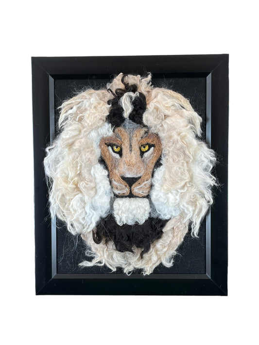 FP19 Felted Lion Portrait (11x14) Dk Beige White Black