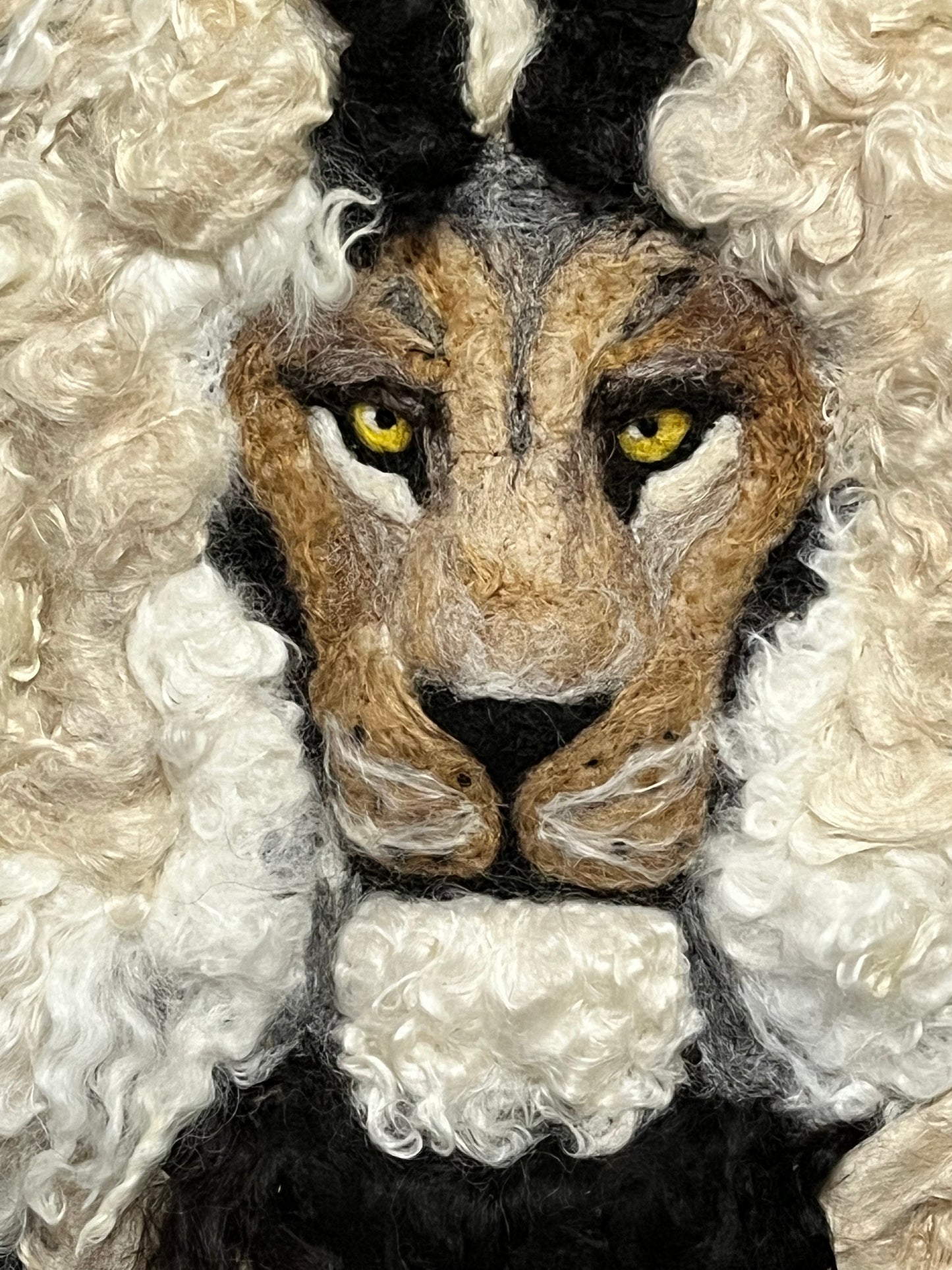 FP19 Felted Lion Portrait (11x14) Dk Beige White Black