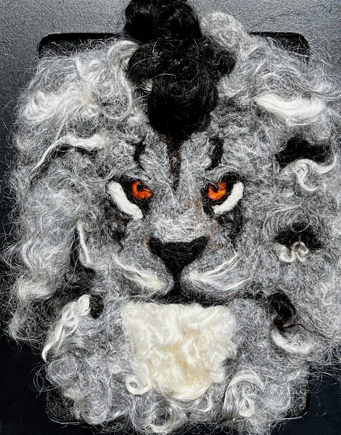 FP31 Felted Lion Portrait (5x7) Beige Grey Black