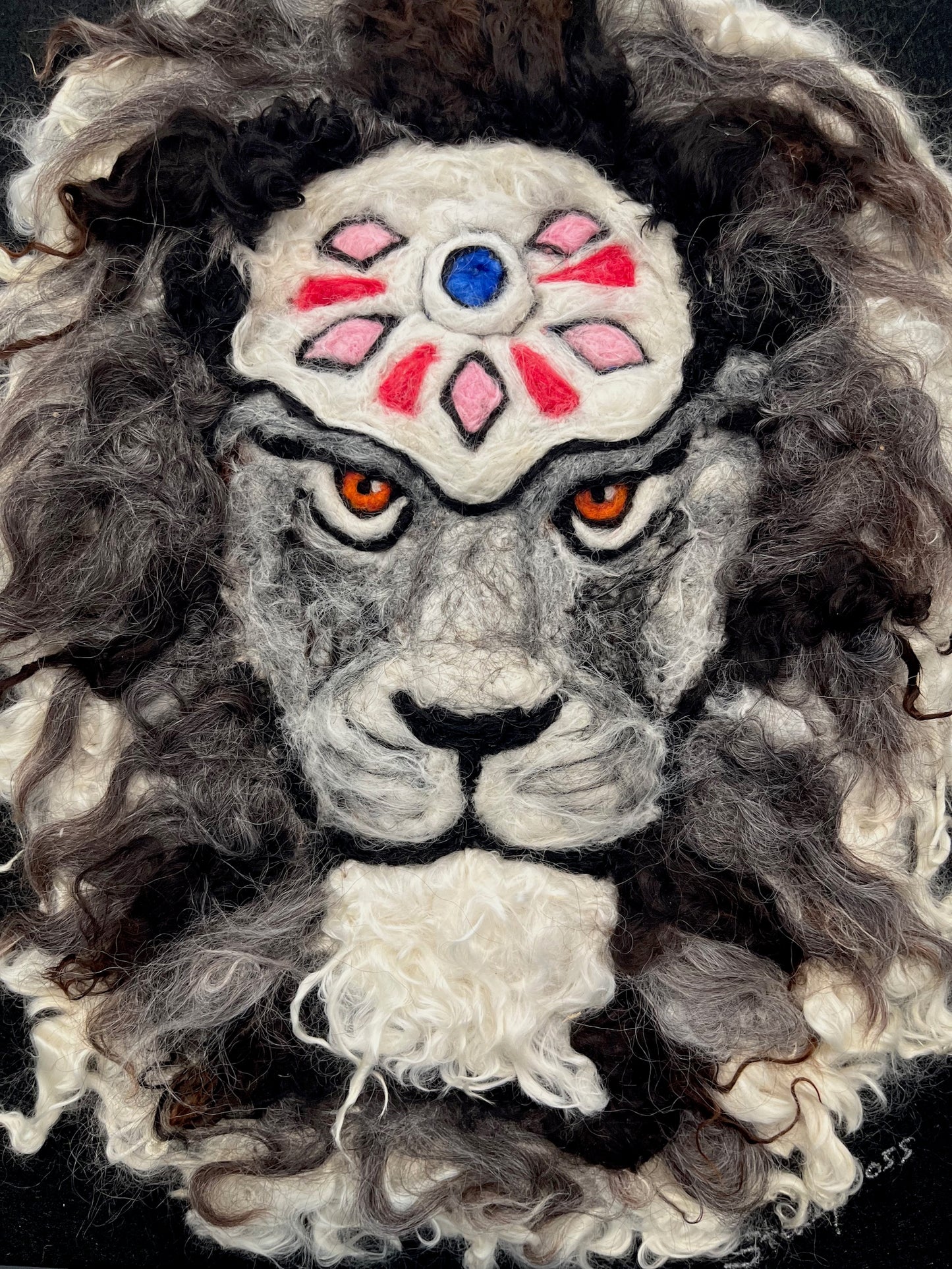 FP86 Felted Lion Portrait (13x16) Grey w/Crown | Suri Alpaca Fiber Art